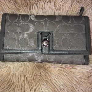 Coach wallet 💕
